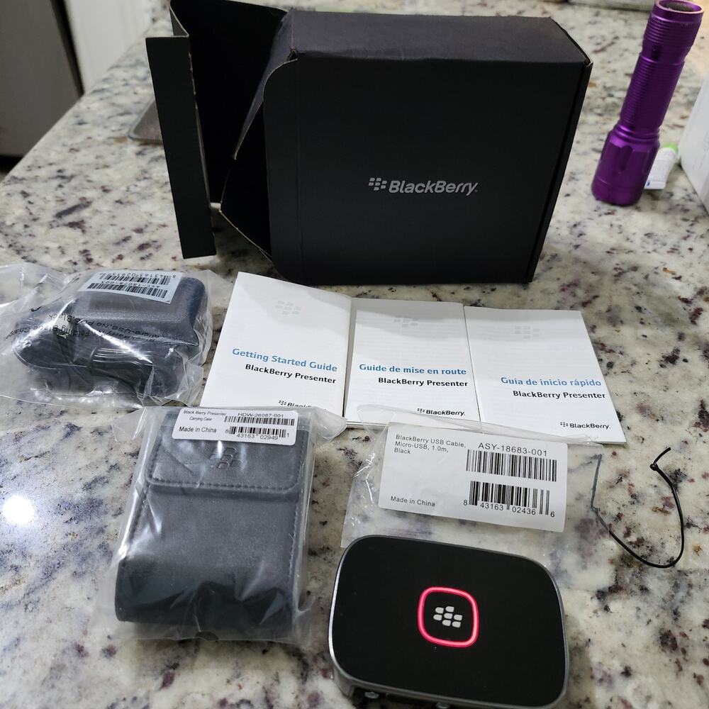 Vtg Complete BlackBerry Wireless Presenter Pc of Tech History Powers On / Box